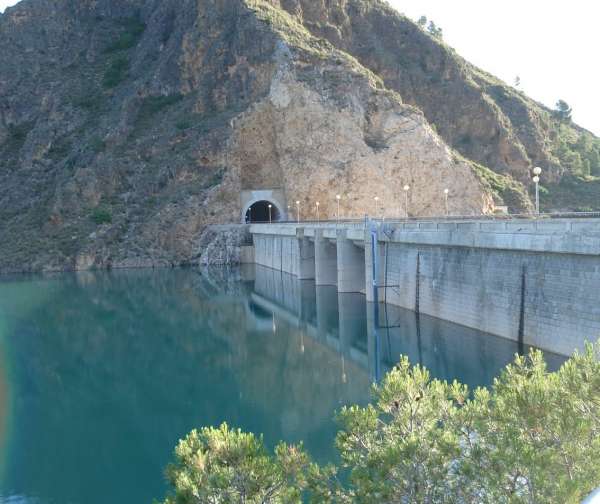 Memoria y dignidad para los represaliados con trabajos forzados en el pantano Cenajo.